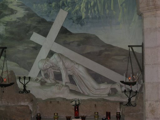 jesus-falls-with-the-cross